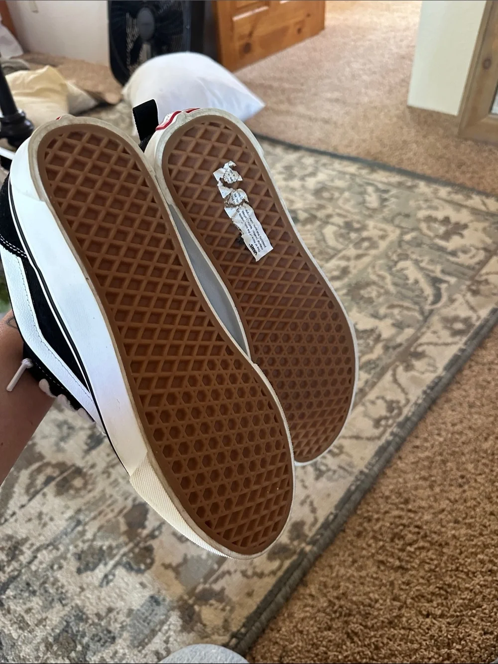 Vans Black and White Low-Top Sneakers - Picture 3 of 4